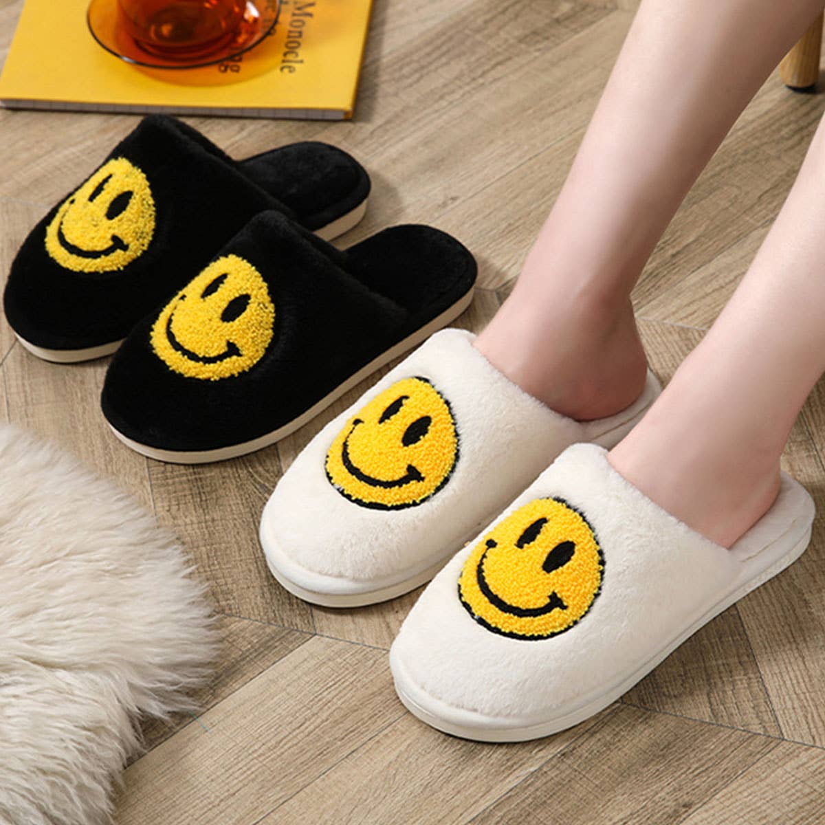 COZY SMILING FACE SLIPPERS FUZZY SLIPPERS WOMEN