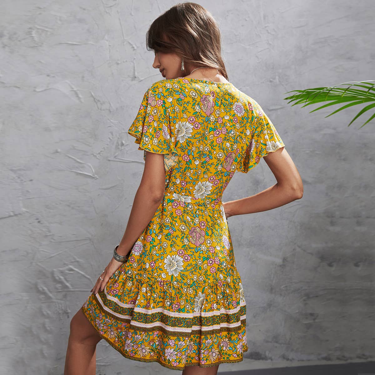 PRINTED V-NECK SWING SHORT-SLEEVED DRESS