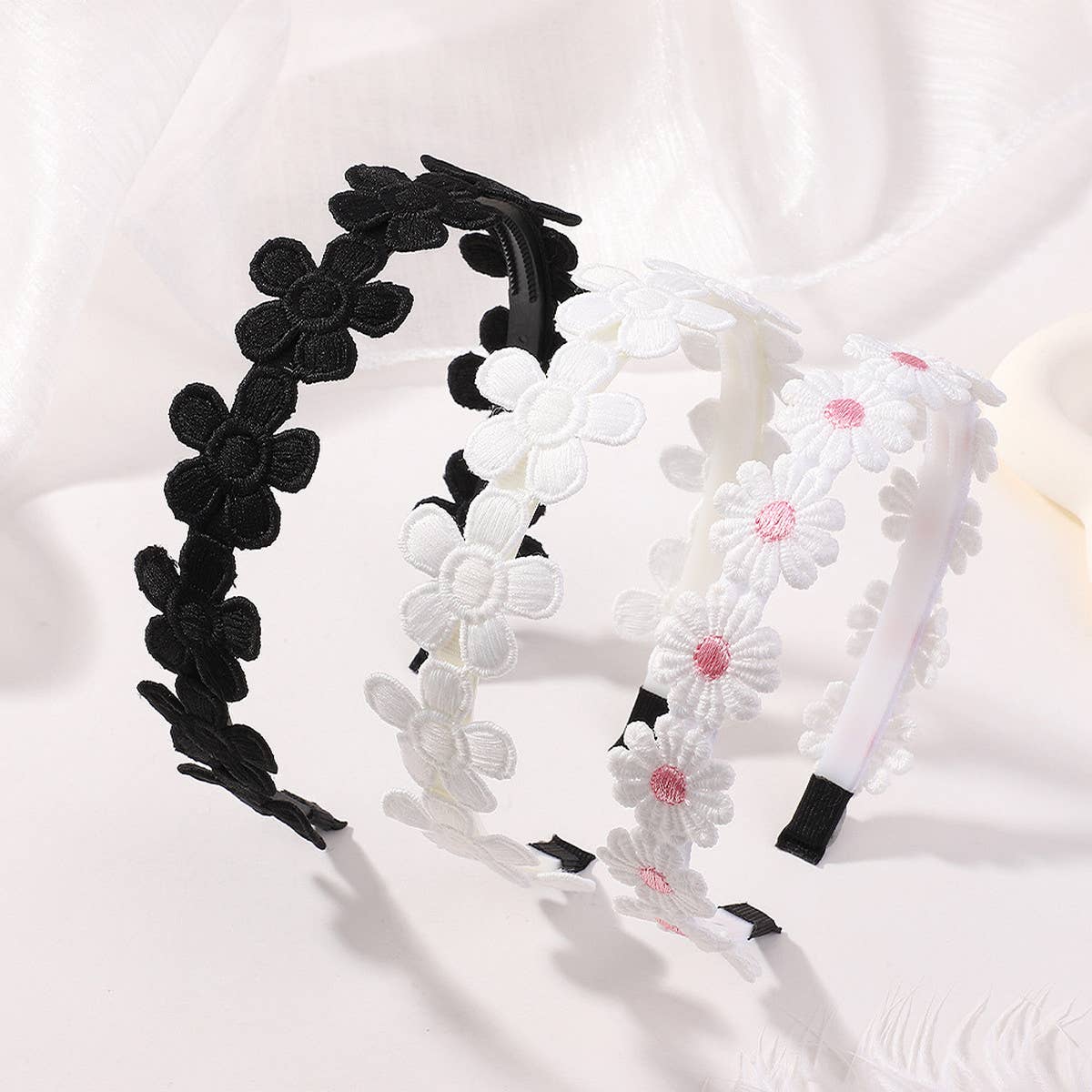 CHILDREN'S VINTAGE DAISY EMBROIDERED HEADBAND