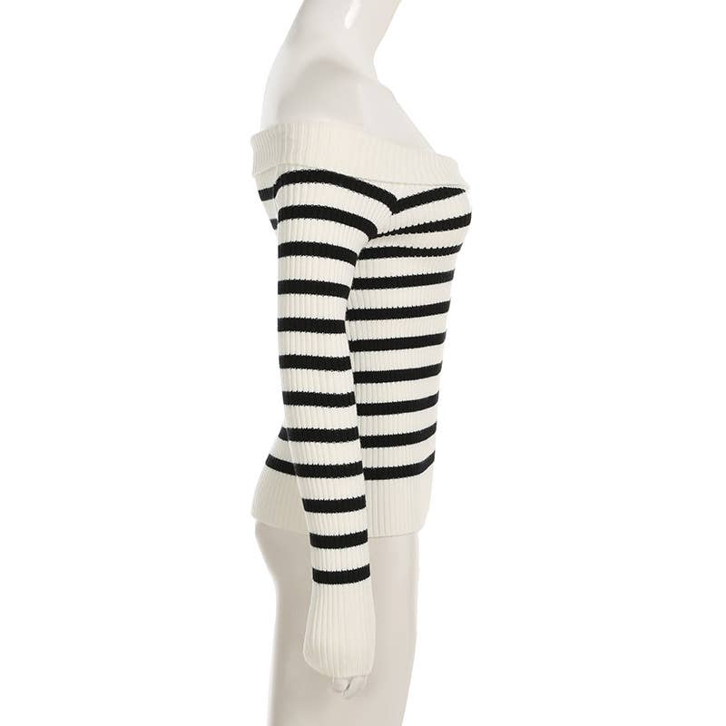 SLOUCHY SWEATER CONTRASTING LINE NECK AND STRIPES