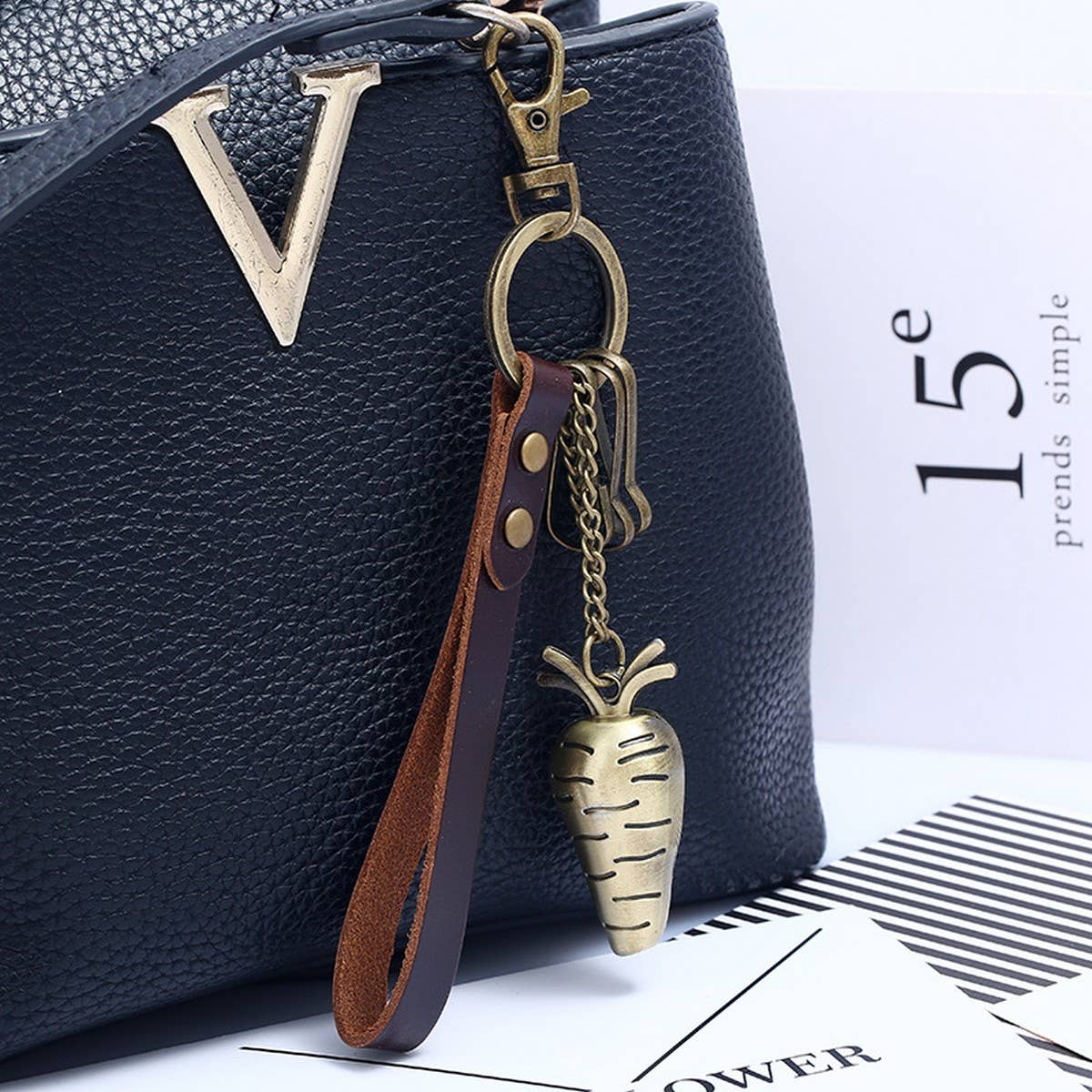 RETRO CUTE ALLOY CARROT LEATHER KEYCHAIN_CWMM4787