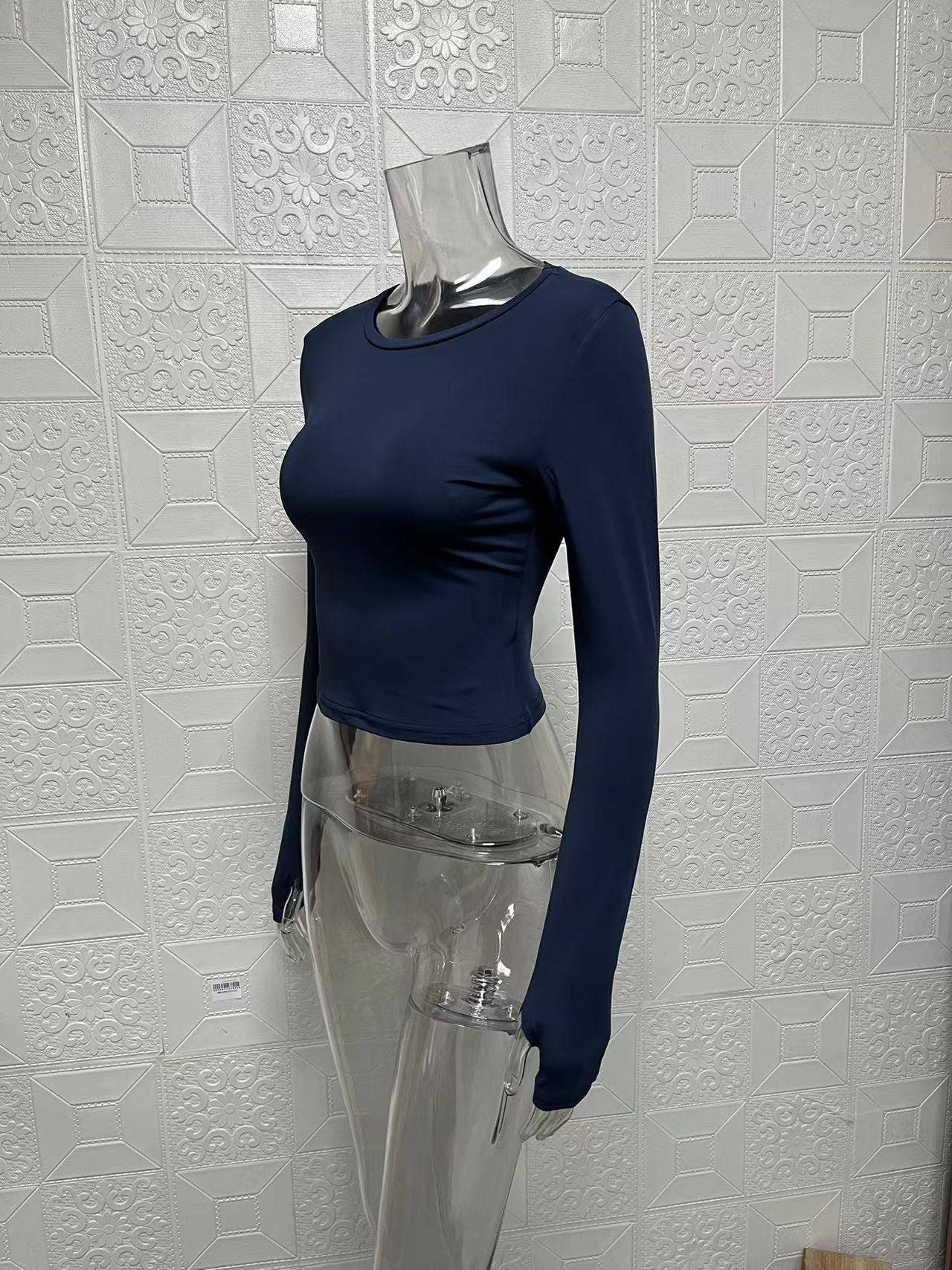 Solid-color round-neck form-fitting base T-shirt