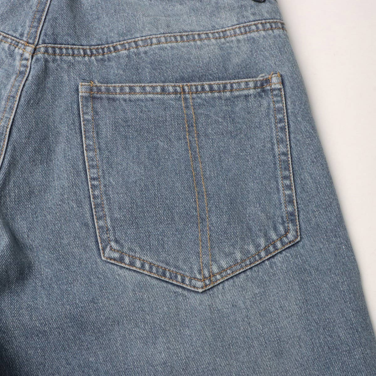 HIGH WAISTED COLOR BLOCKING STRAIGHT CASUAL JEANS_CWJP0200