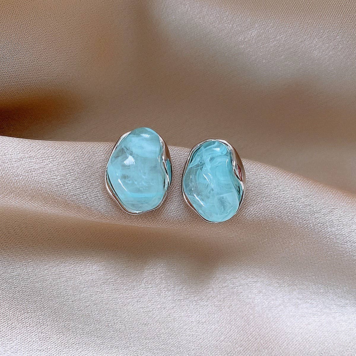BLUE ICE CRYSTAL SIMPLE COMMUTER EARRINGS_CWAJE2330