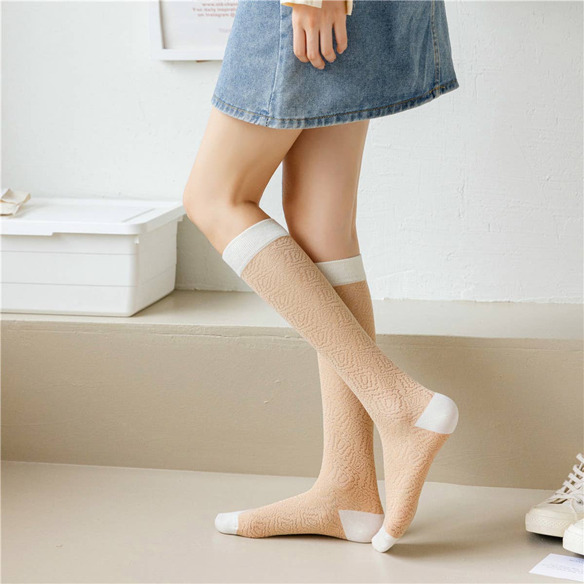 RETRO COLOR-BLOCKED BREATHABLE MID-CALF SOCKS_CWMS0648