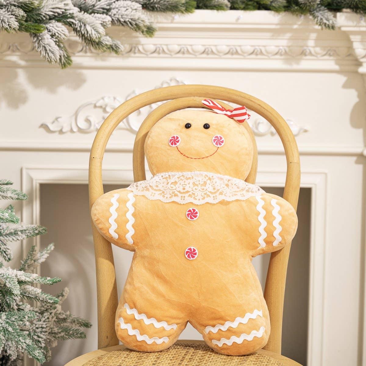 CWMM10275_CHRISTMAS GINGERBREAD PLUSH PILLOW FOR KIDS