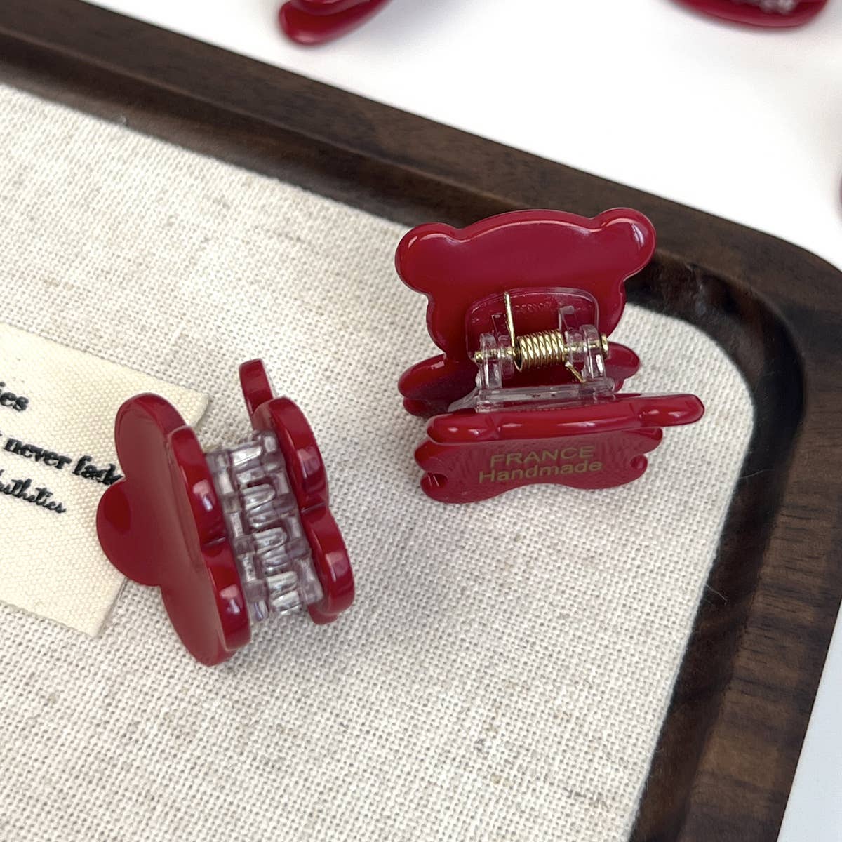 Gold-labeled solid acetic acid plate gripper