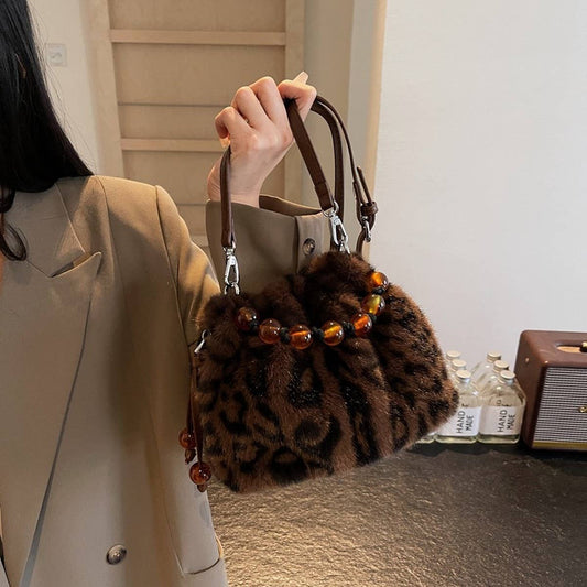 WINTER PLEATED SHOULDER AND CROSSBODY PLUSH BAG_CWAB3942