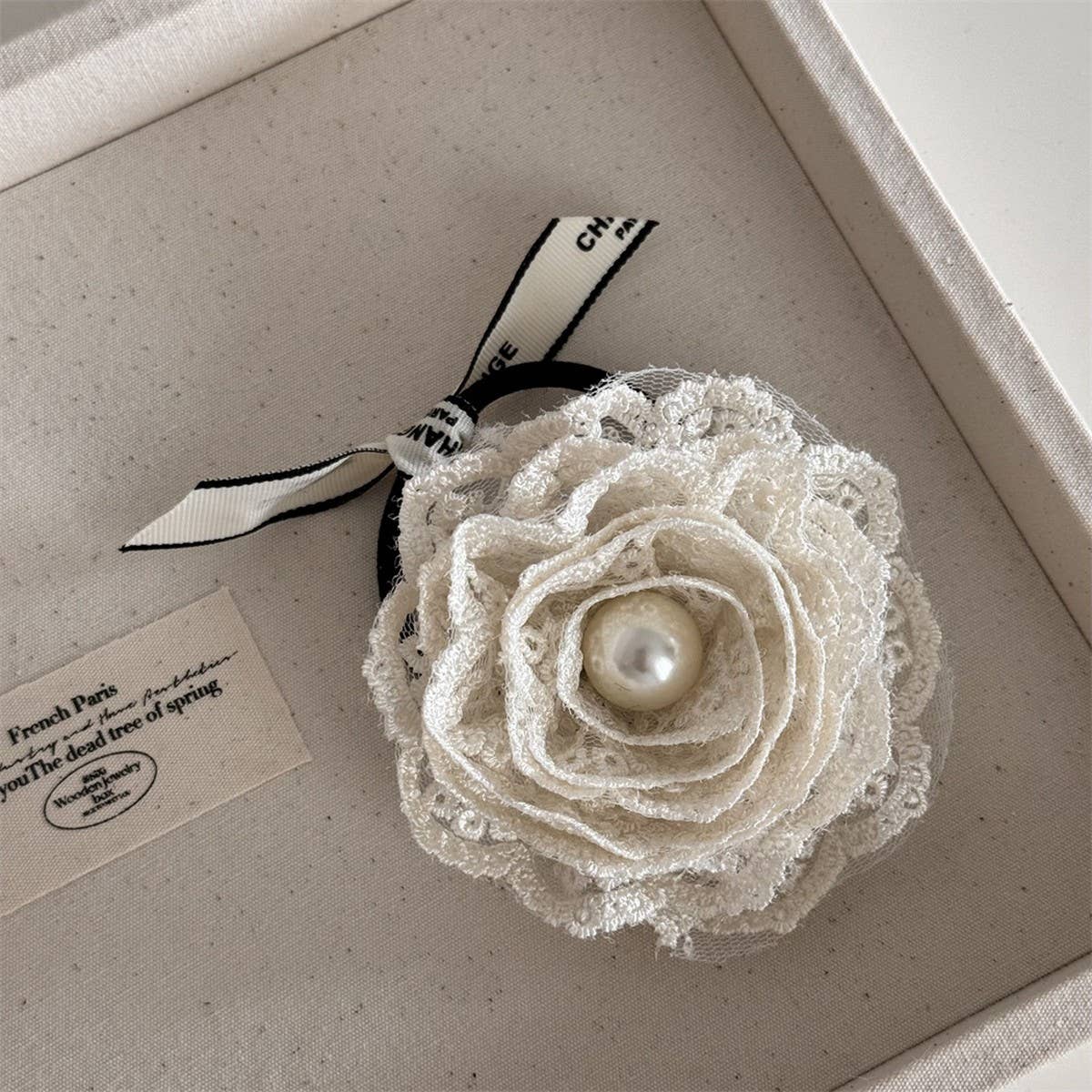 CREAMY WHITE LACE FLOWER PEARL BOW HAIRPIN