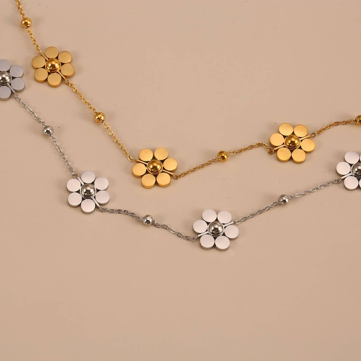 Stainless Steel Daisy Necklace with Beaded Chain_CWMM8876