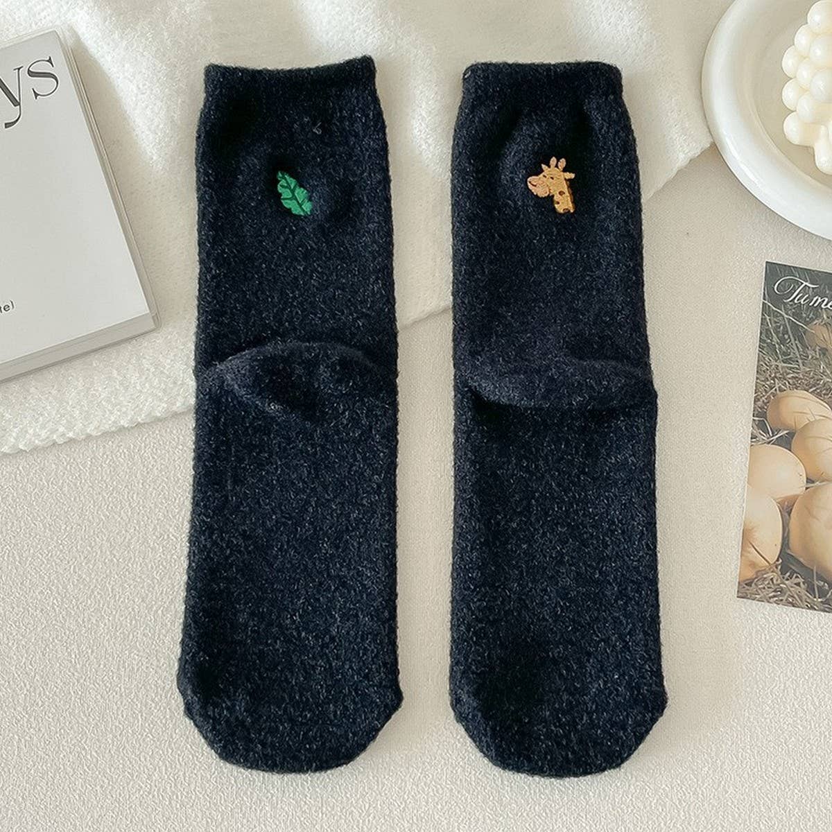 AUTUMN AND WINTER CUTE VELVET SLEEPING SOCKS_CWMS1054