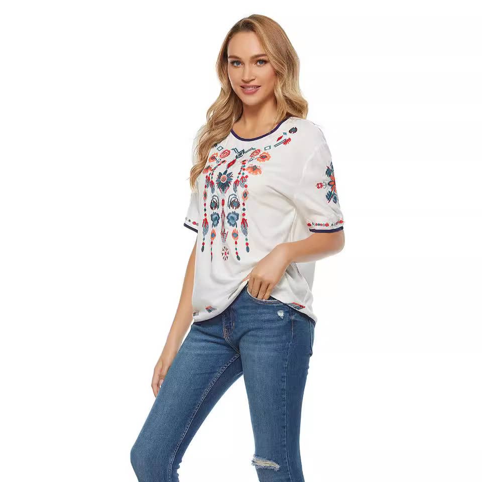 EMBROIDERED CREW NECK PULLOVER T-SHIRT