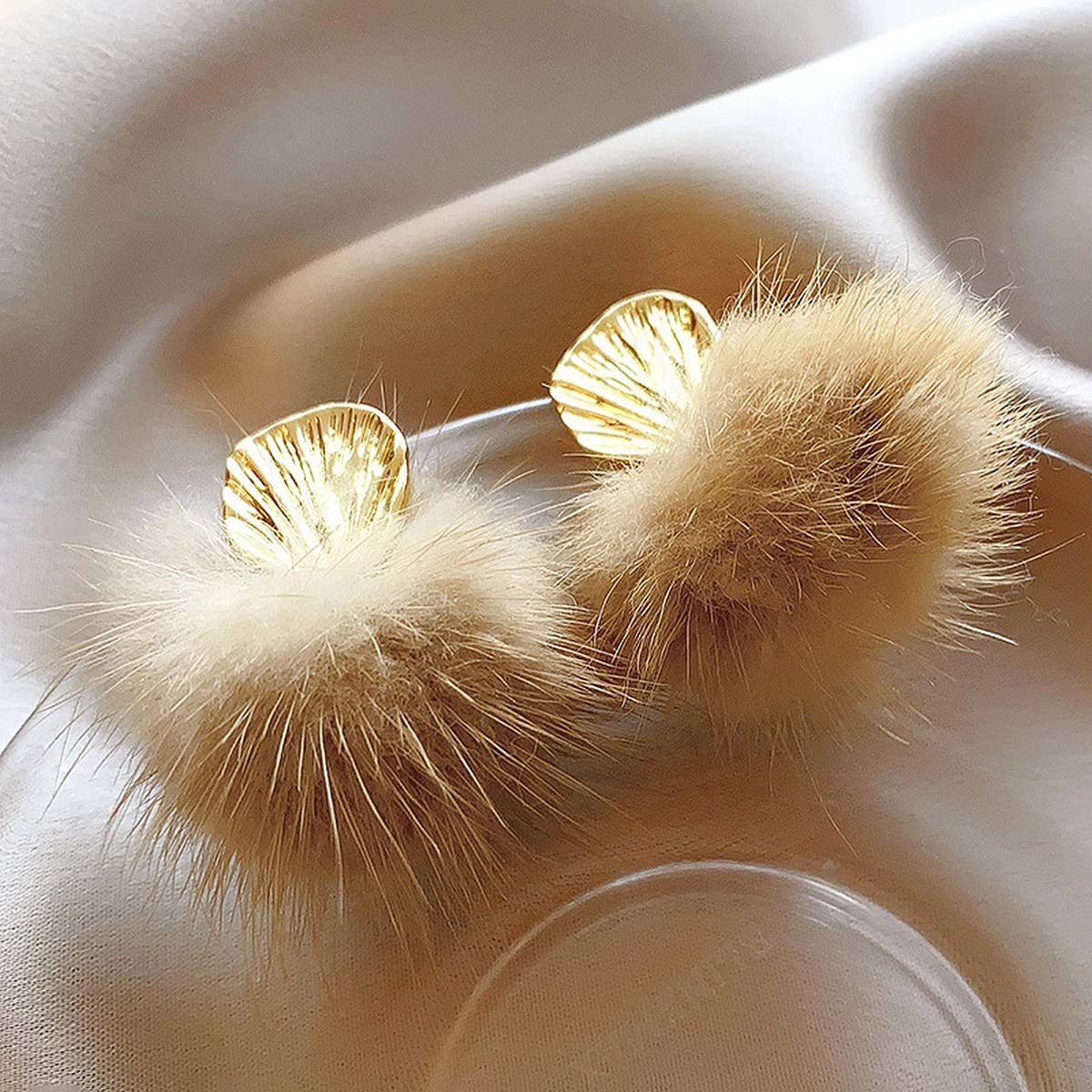 RETRO TEMPERAMENT FUR BALL CUTE EARRINGS