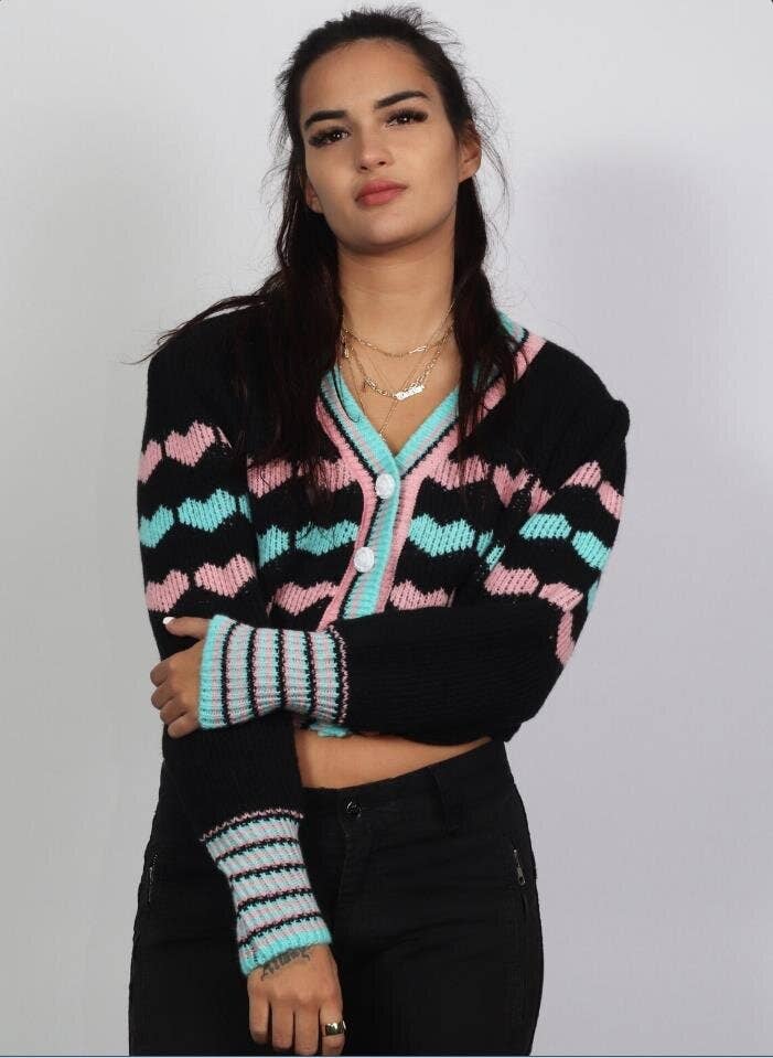 V-NECK SHORT SWEET LOVE EMBROIDERED CARDIGAN