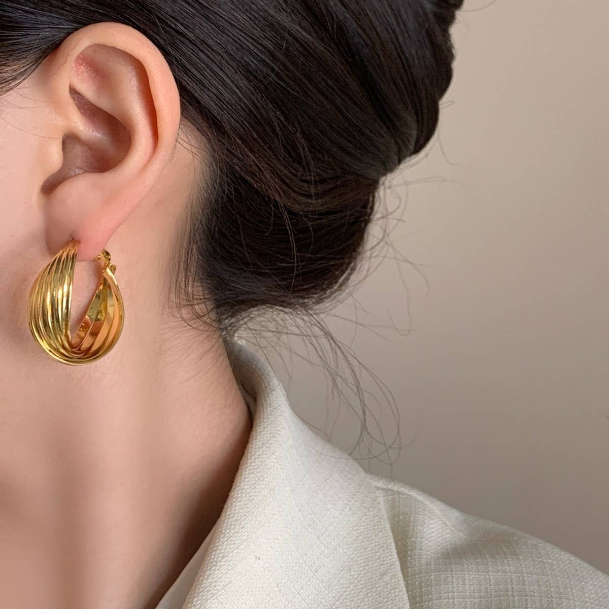HIGH-END FASHION LARGE HOOP EARRINGS FOR WOMEN