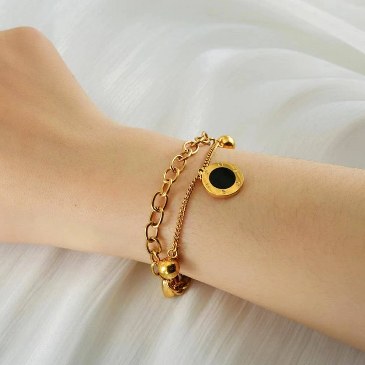 CWAJE1949_Gold Double Chain Love Circle Bracelet