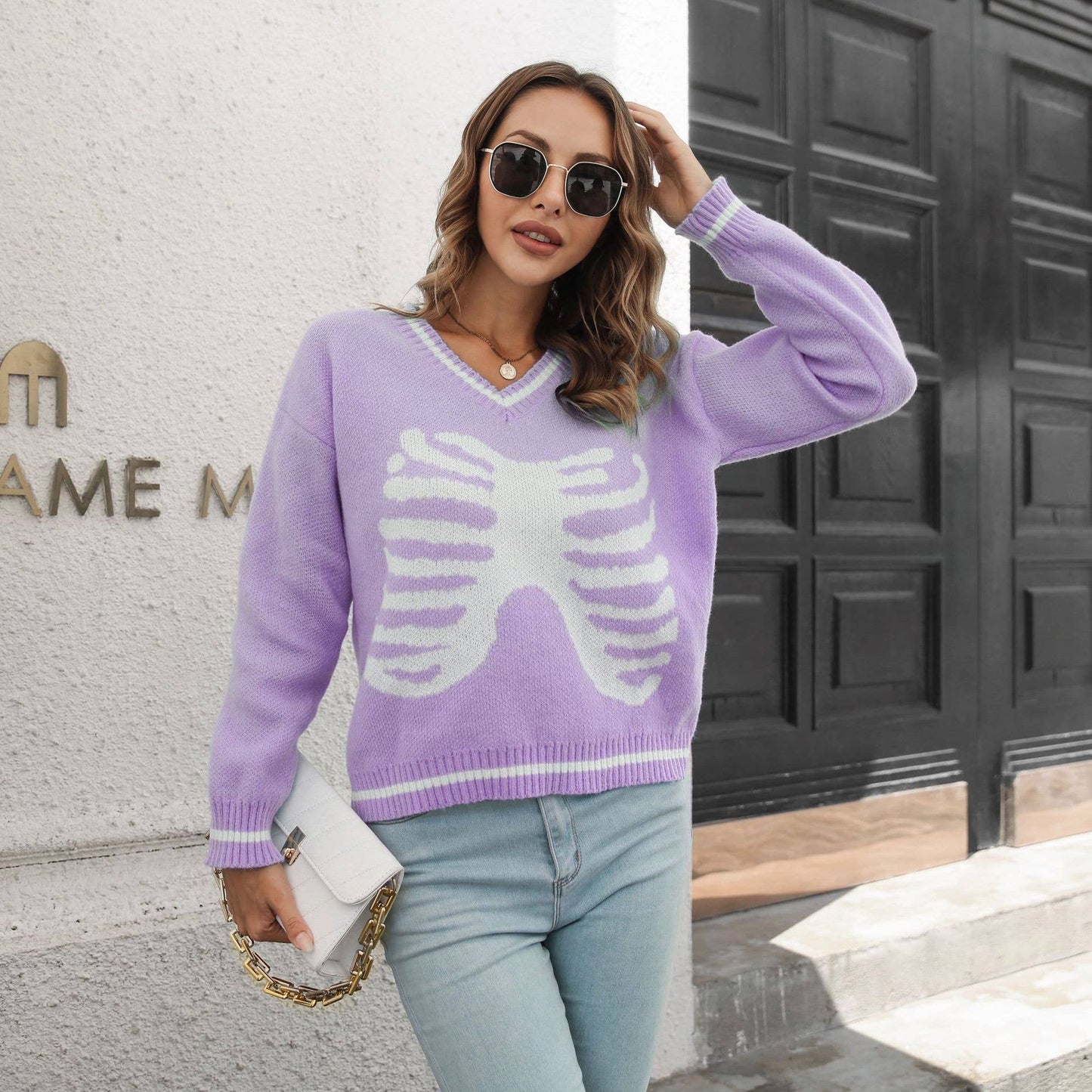 Skull jacquard V-neck long-sleeved sweater