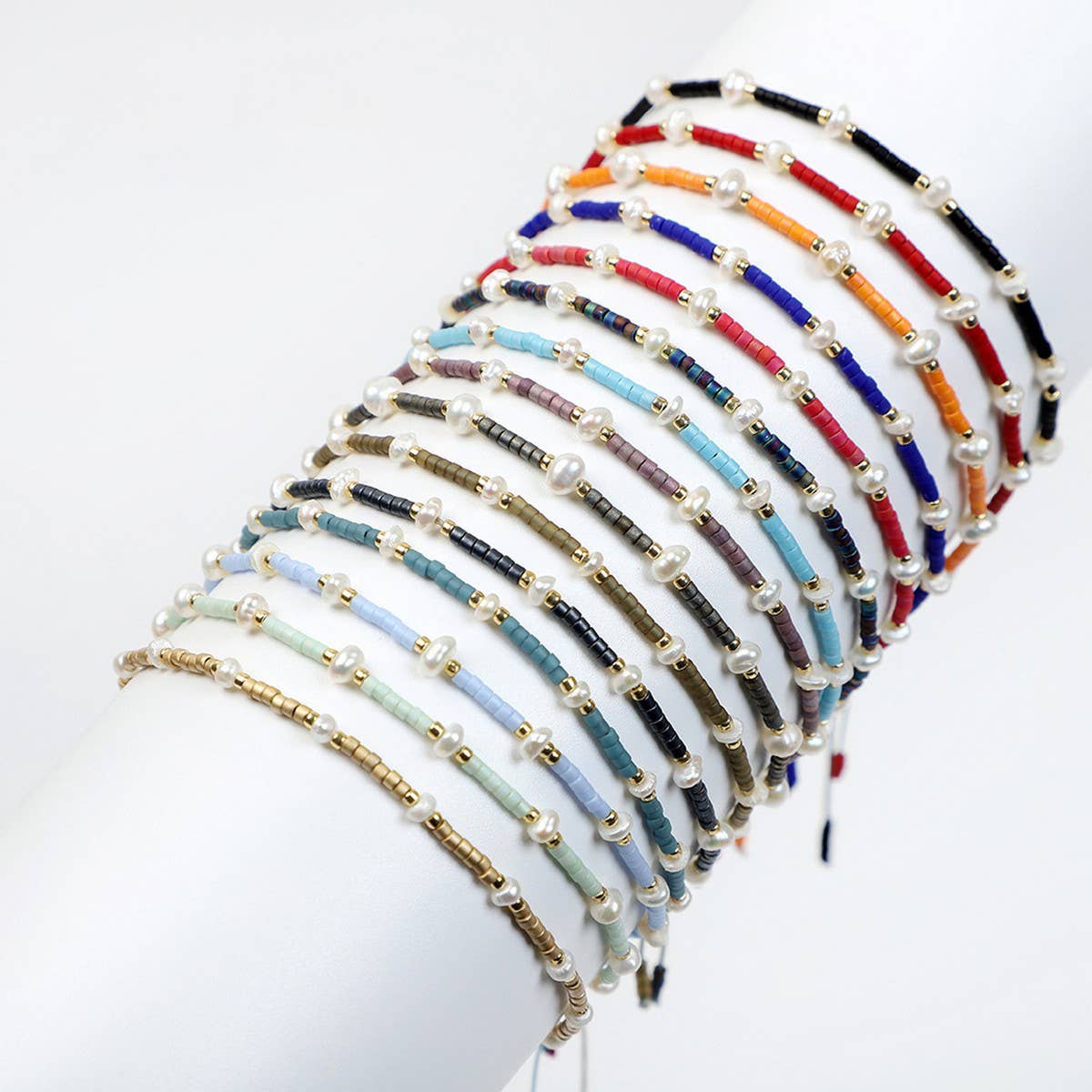 CWAJE4557_HAND-WOVEN FRESHWATER PEARL BRACELET