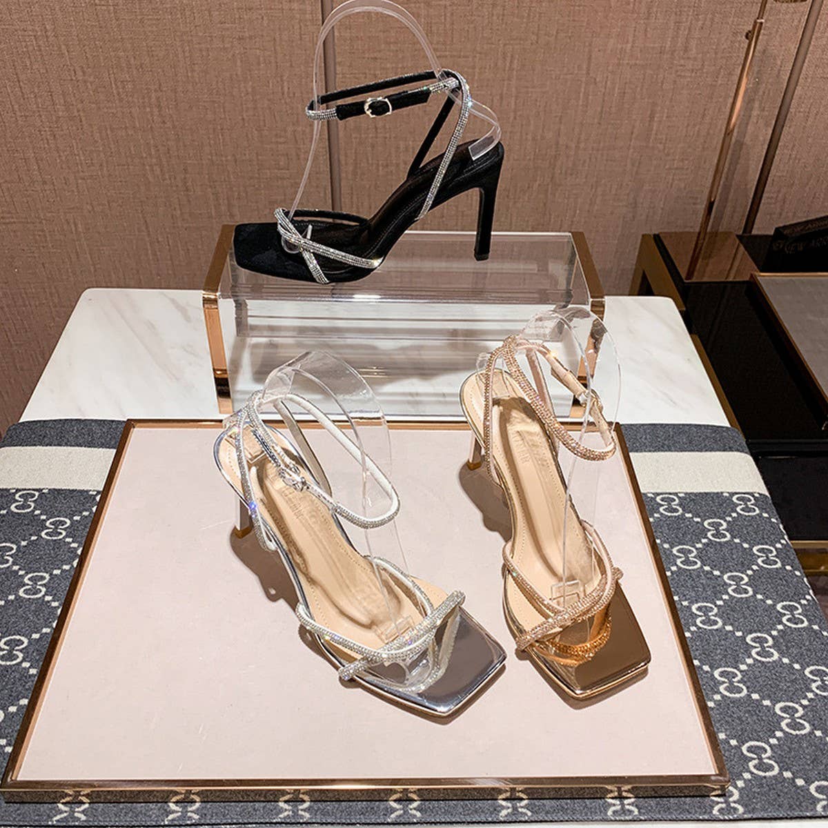 CRYSTAL TRANSPARENT HIGH HEELS SANDALS
