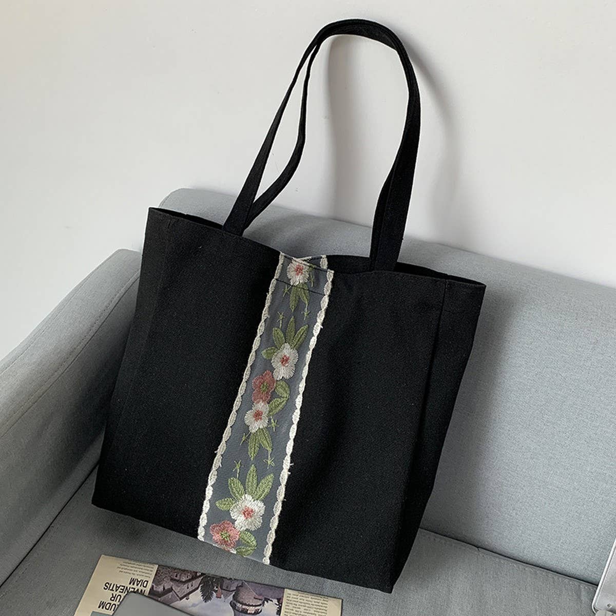 TOTE BAGS CANVAS LARGE WITH EMBROIDERED FLOWER LACE_CWAB2050