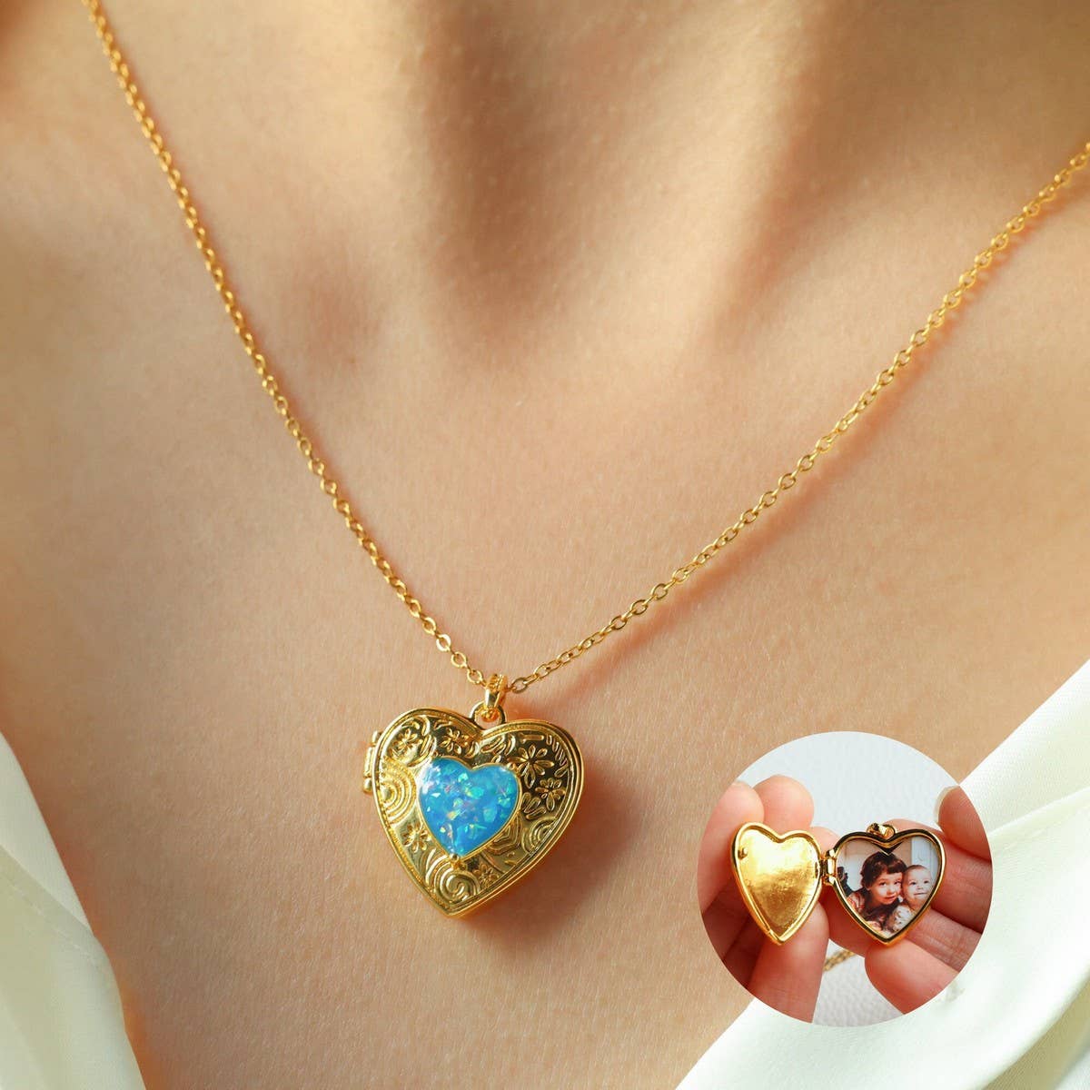 Design Love Locket Pendant Necklace
