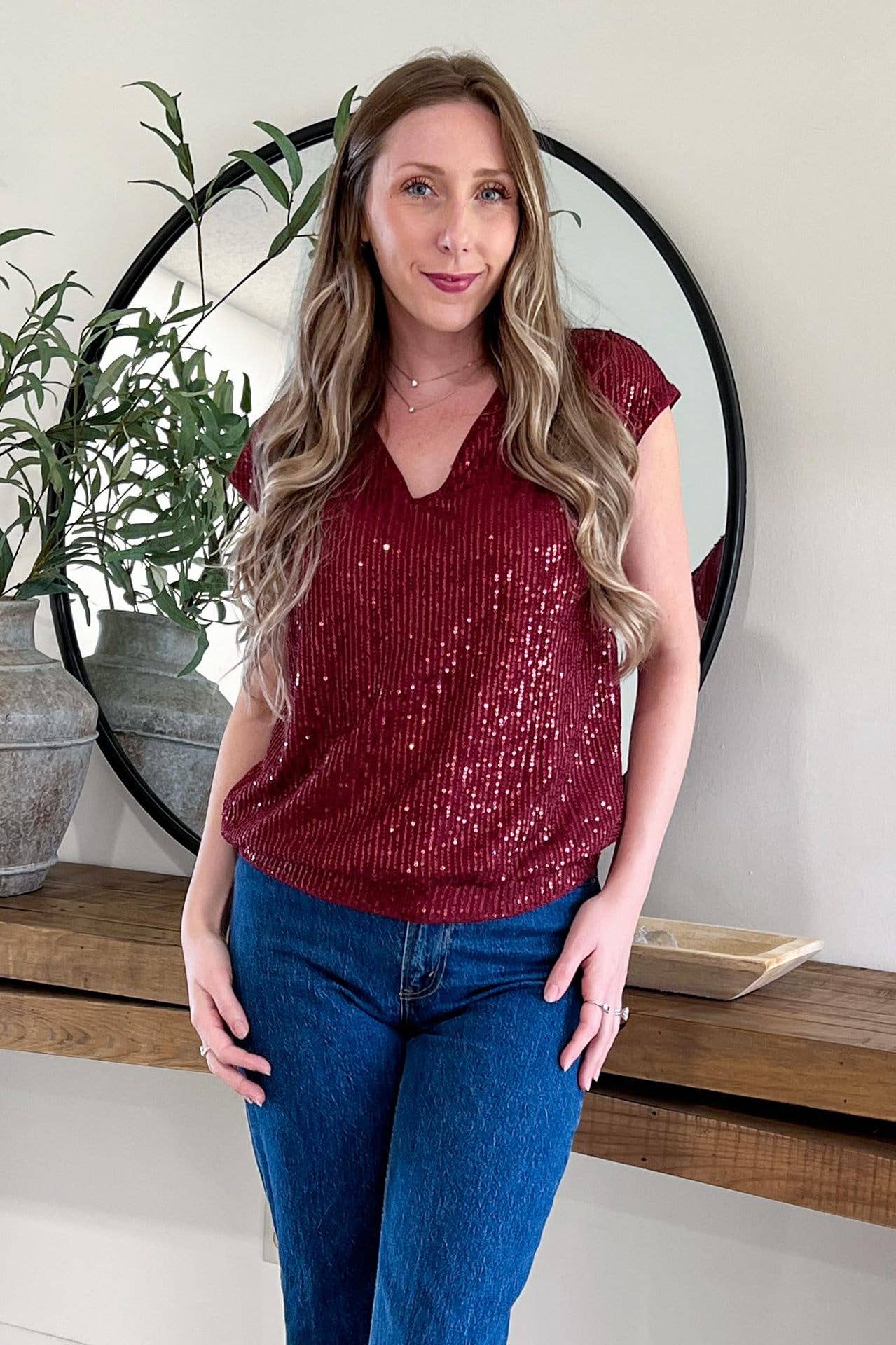 V-neck sequined short-sleeved slim-fit top