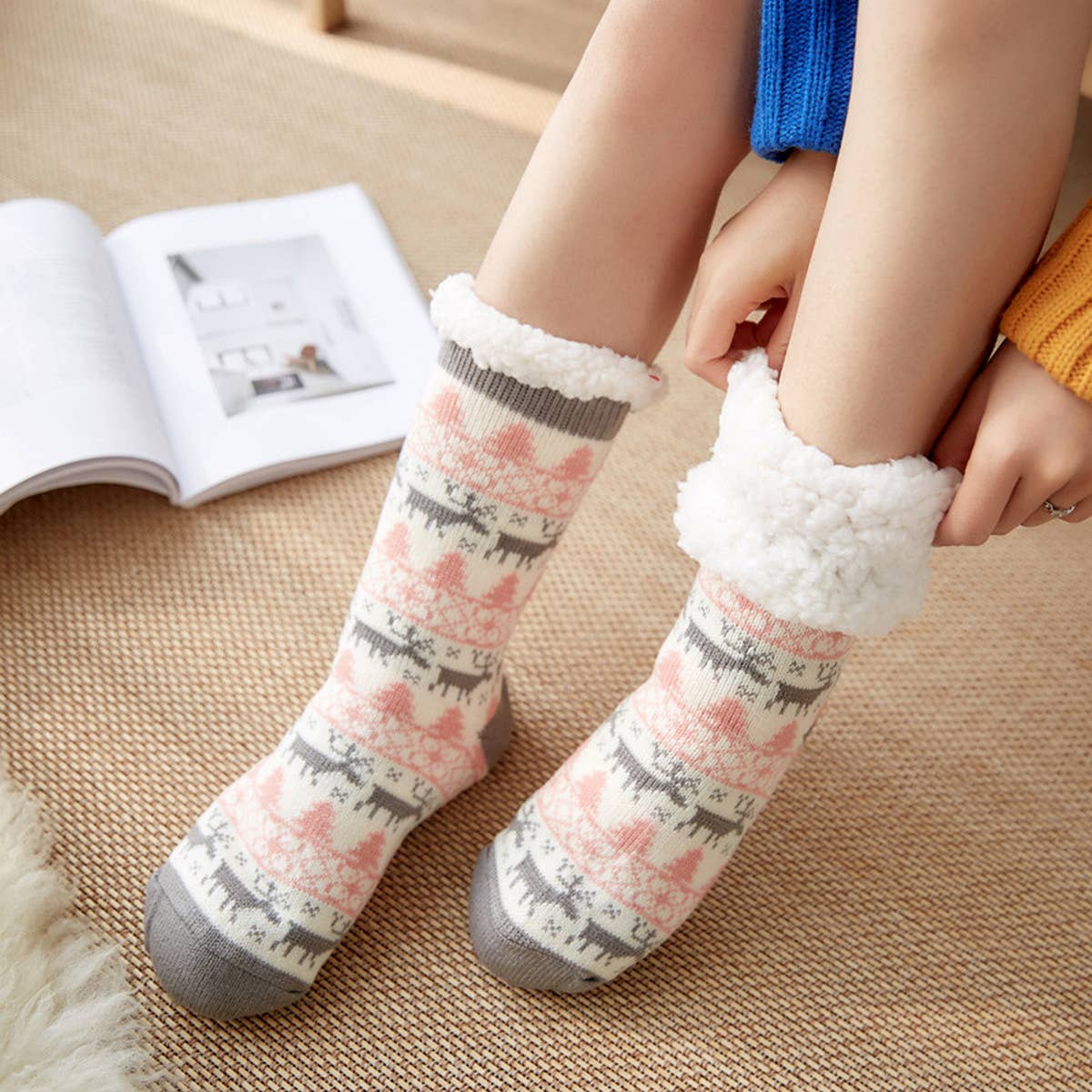 CHRISTMAS WARM PLUSH INDOOR SLIPPERS