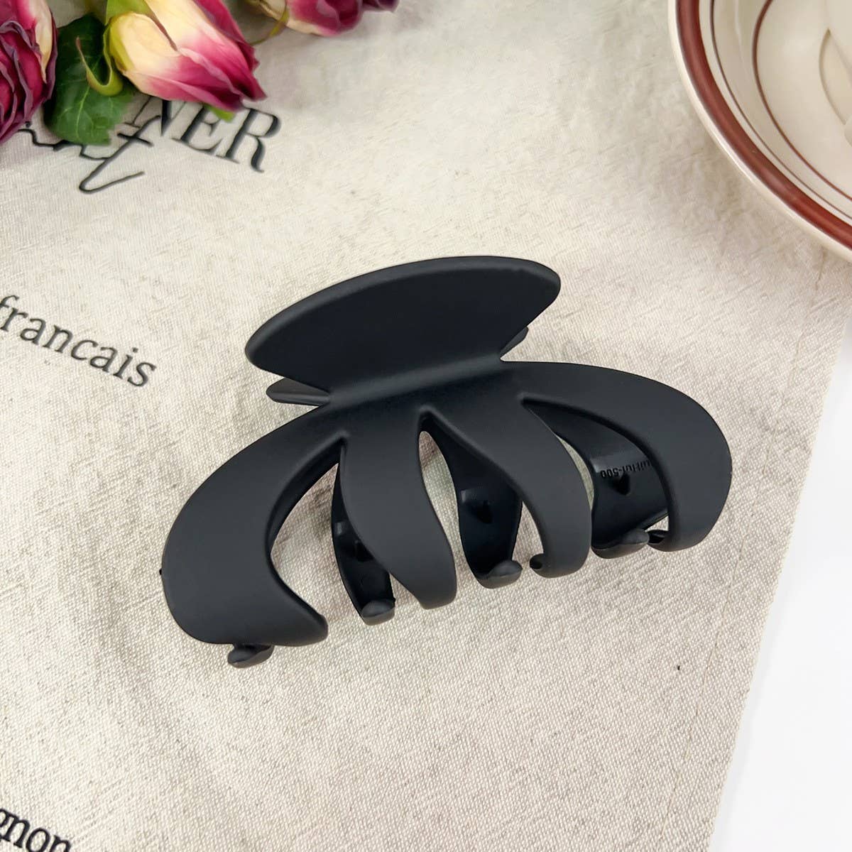 Rad extra-large shark clip fashionable grab clip