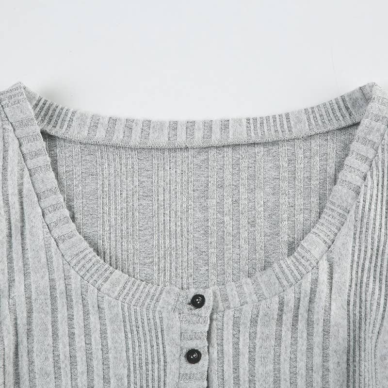 SOLID COLOR BASIC KNIT BUTTON SLIT SLIM T-SHIRT