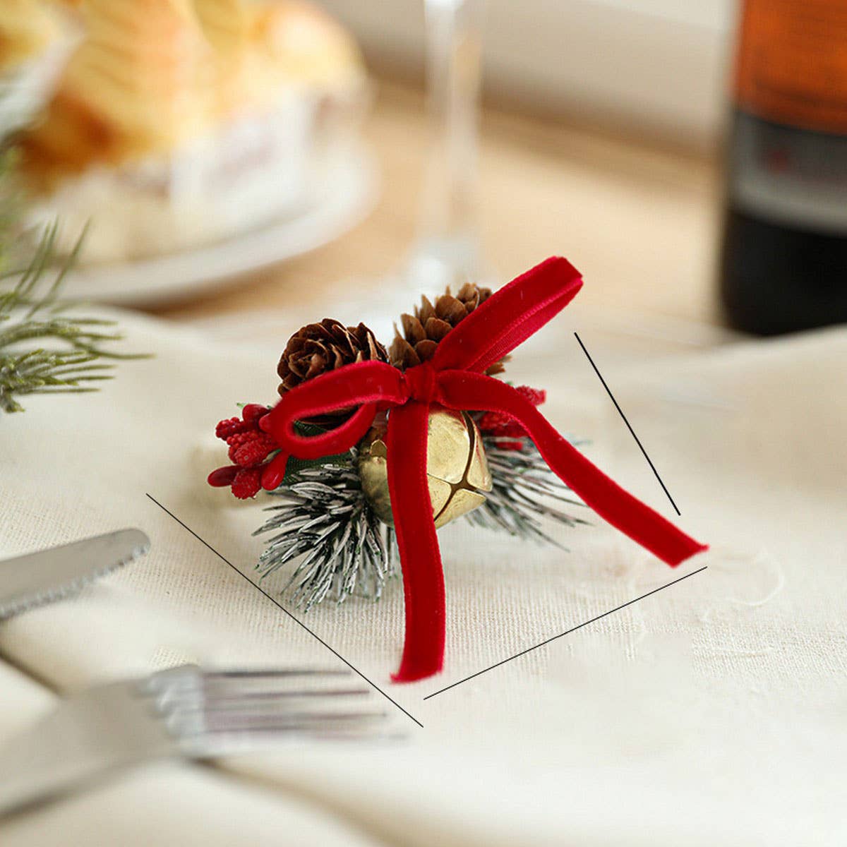 CWMM10378_CHRISTMAS TABLE NAPKIN RING BELL PINECONE DECOR