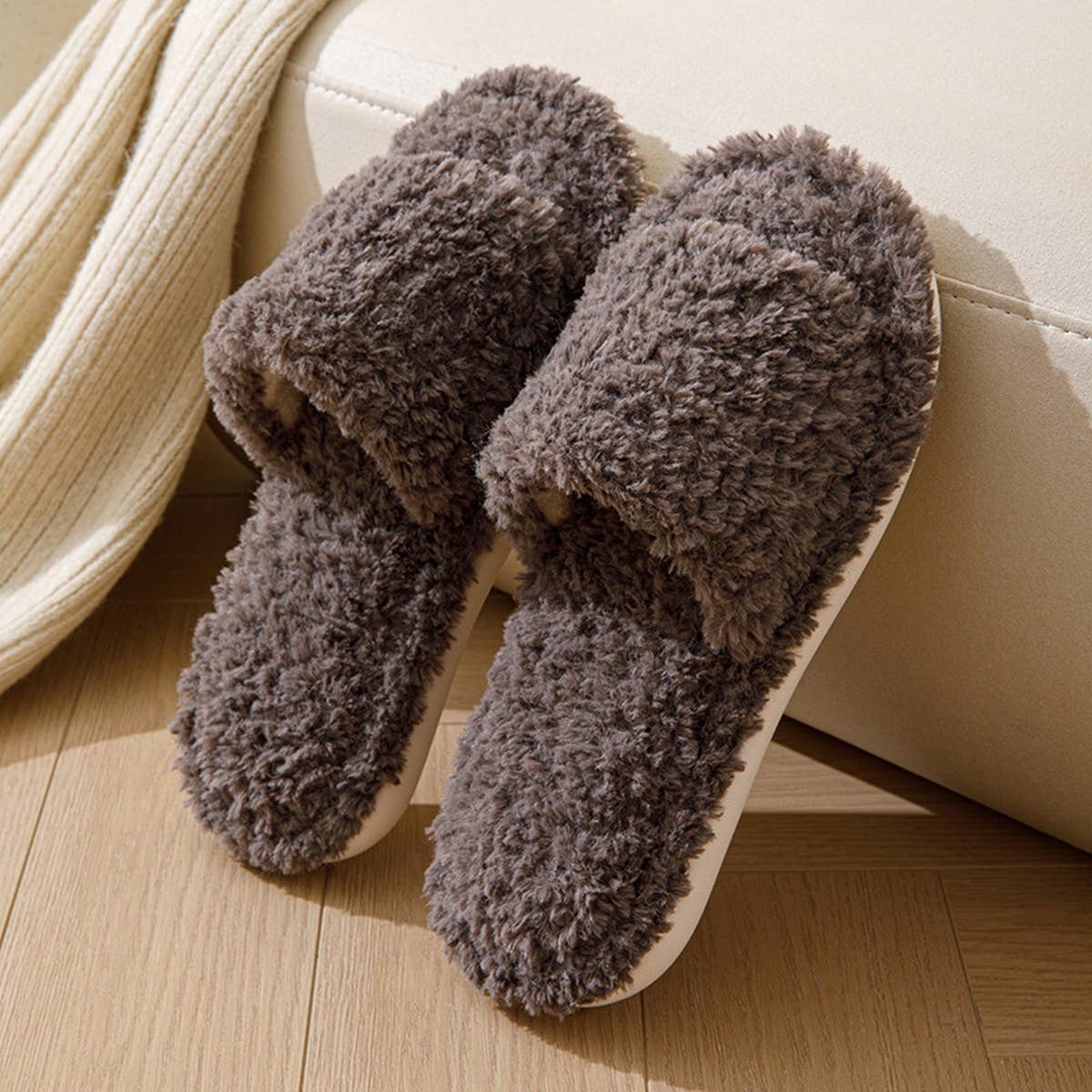 HOME SOLID COLOR CURLY COTTON SLIPPERS