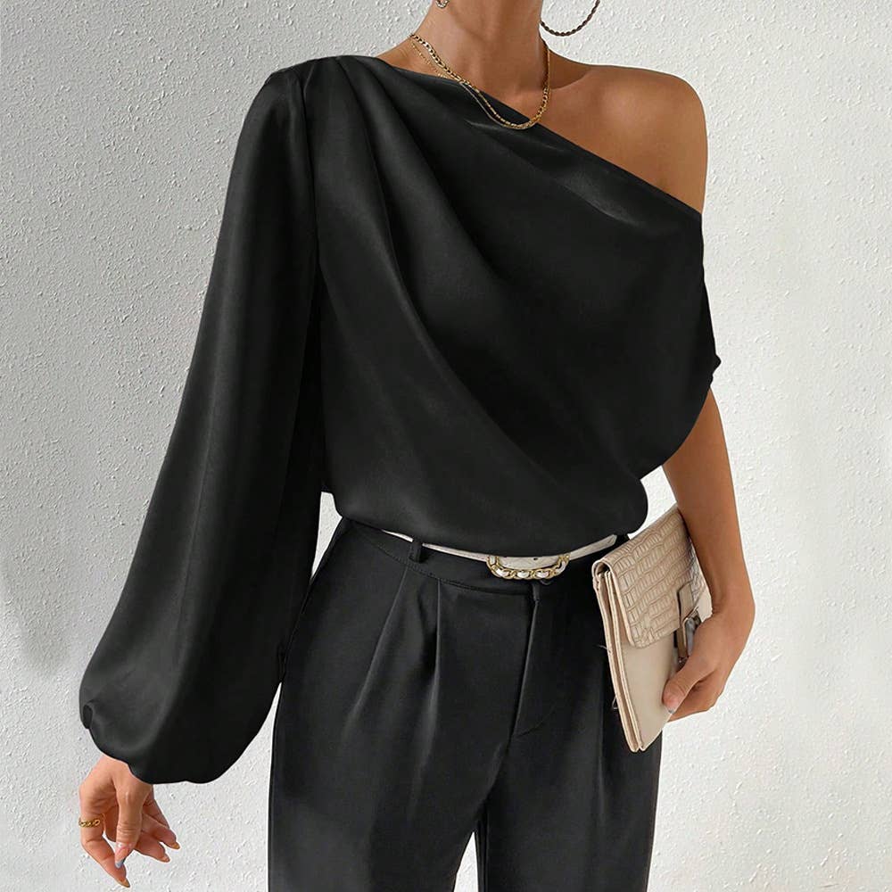 Slanted neck loose-fitting off-the-shoulder top