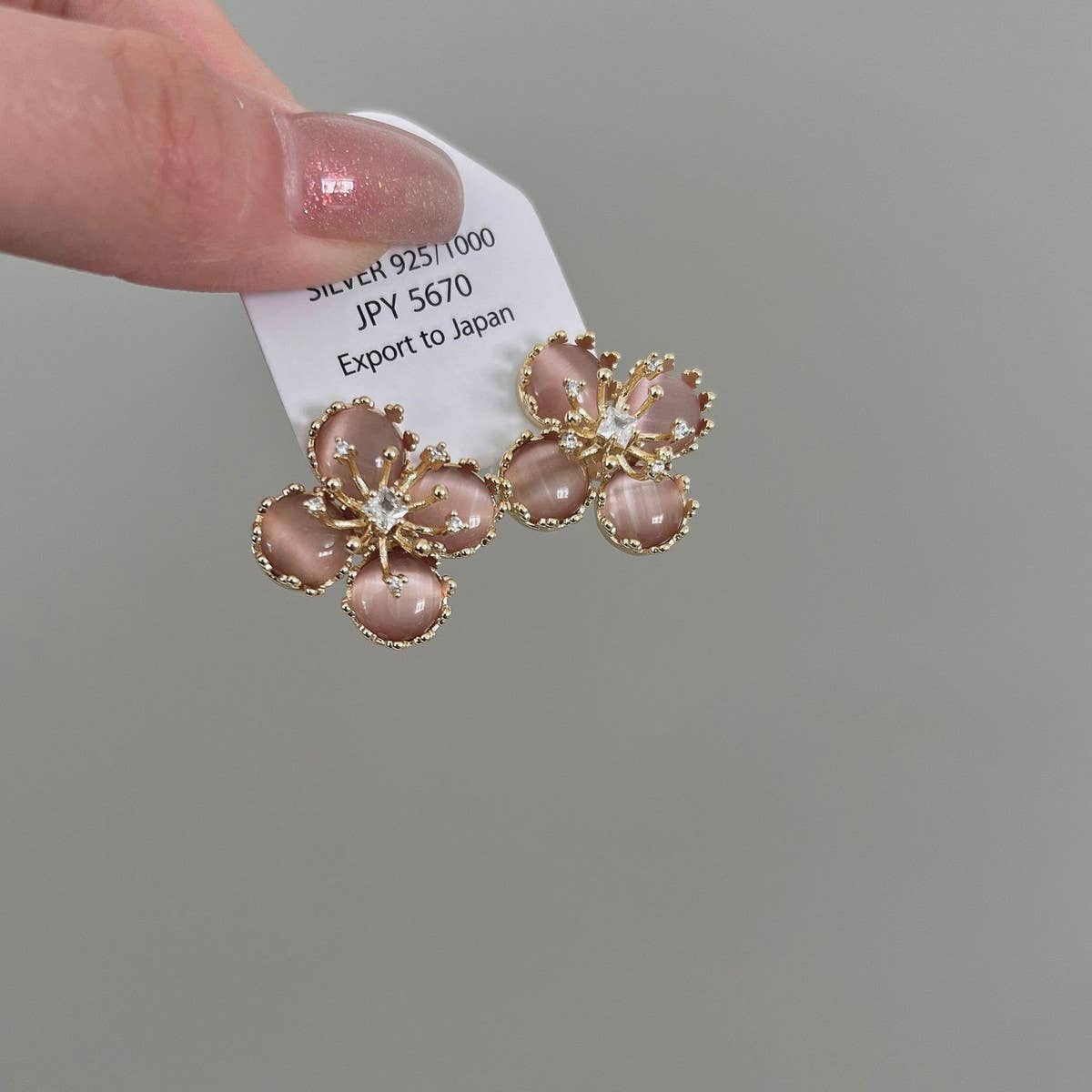 CAT'S EYE STONE FLOWER EARRINGS_CWAJE1284