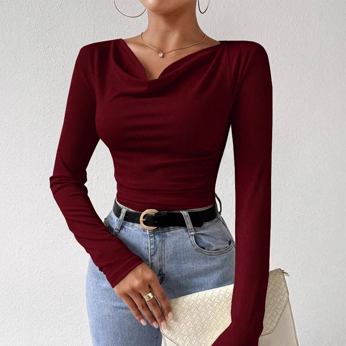 SWING NECK PLEATED SOLID COLOR SLIM-FIT T-SHIRT