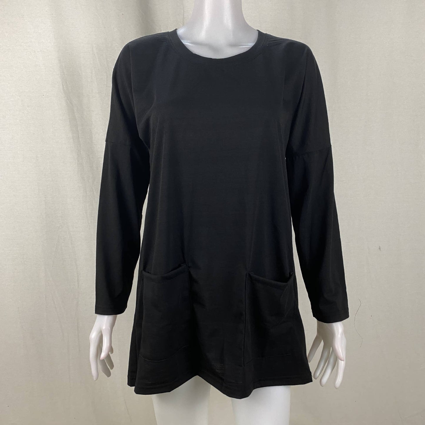 Solid-color loose round-neck pocket T-shirt