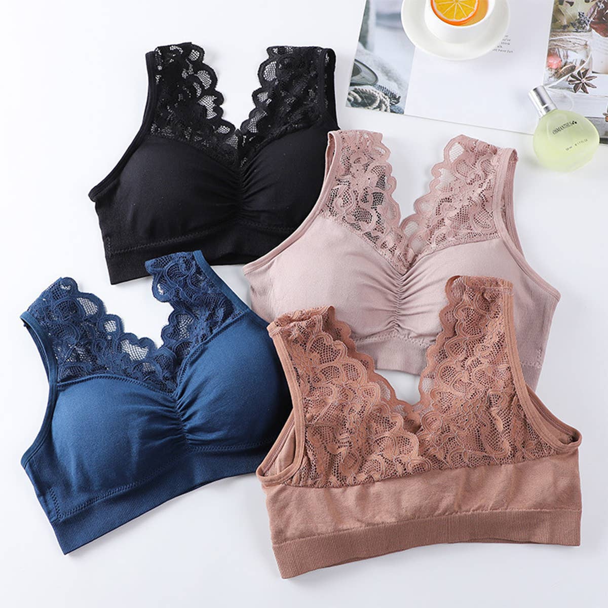 WOMEN PLUS-SIZE LACE BRA WITH BEAUTIFUL BACK