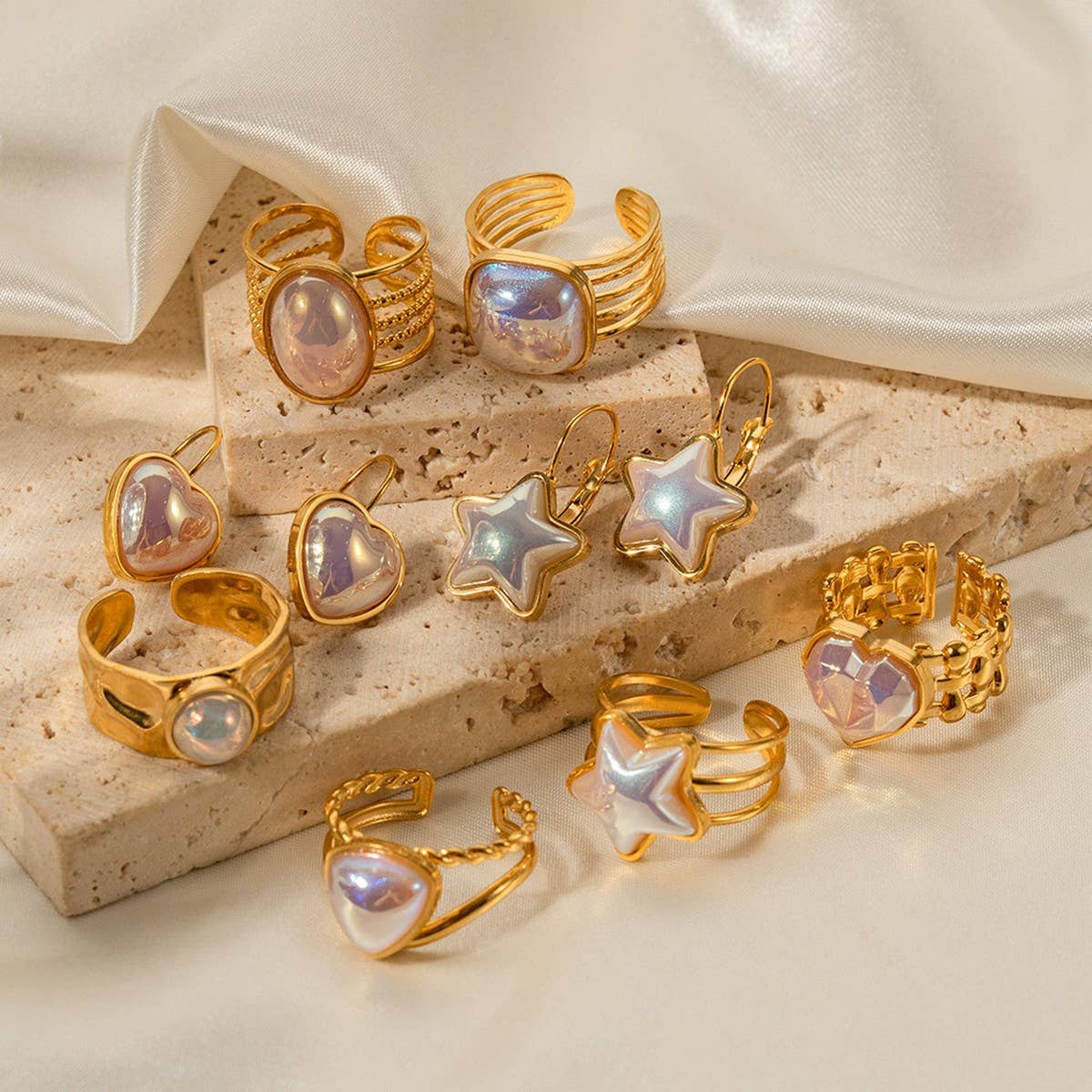 GOLD-PLATED RING WITH COLORED NATURAL STONES