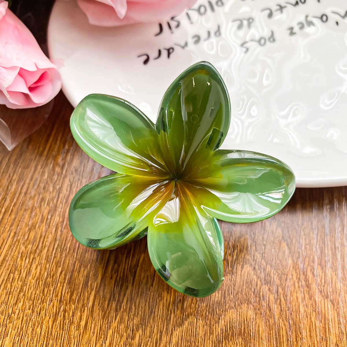 Frangipani hand-held vintage flower hair clips