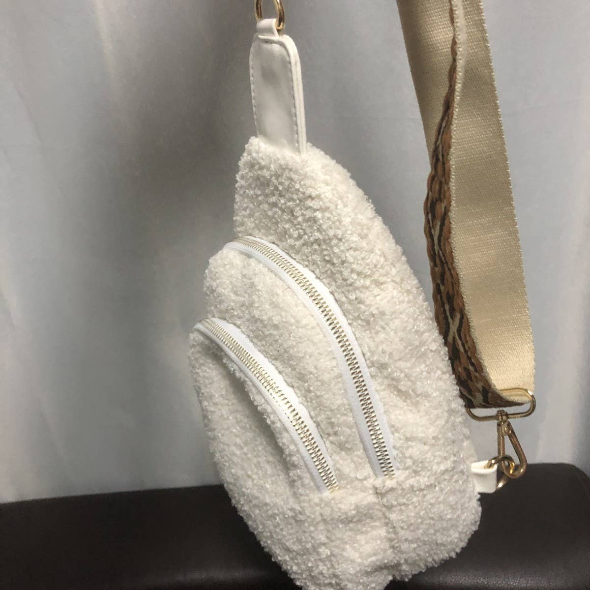 SHERPA PLUSH CROSSBODY BAG_CWAB1399