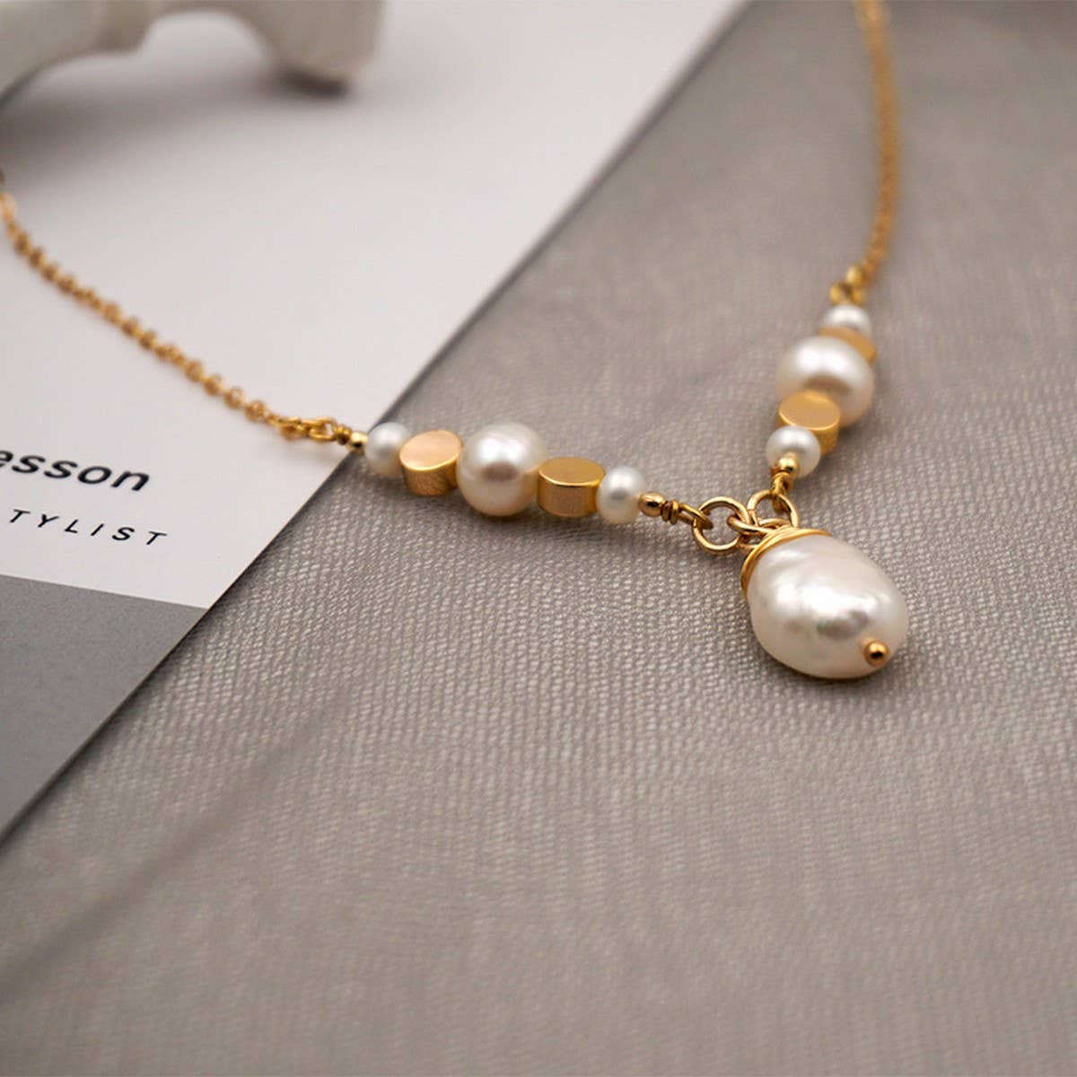 LONG PEARL PENDANT FASHION SWEATER NECKLACE
