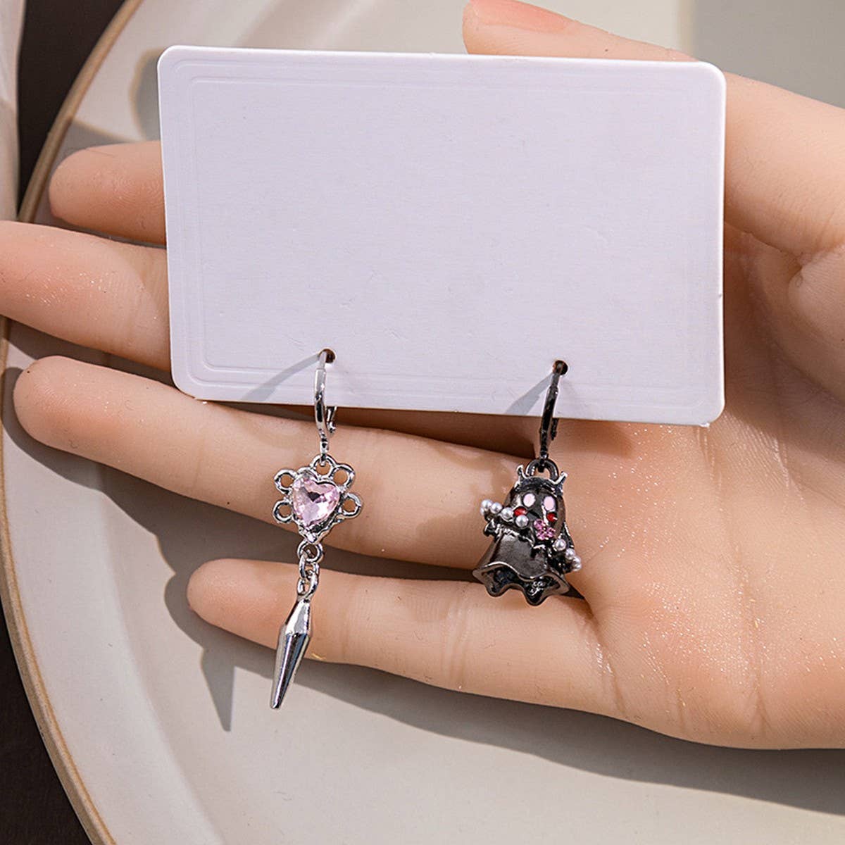 HALLOWEEN FUNNY LITTLE GHOST PEARL EARRINGS