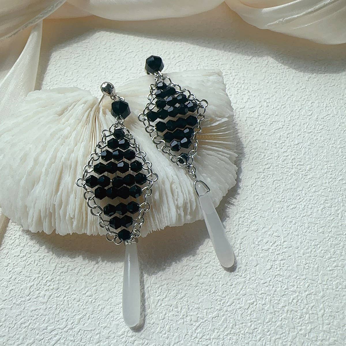 DIAMOND-SHAPED EXAGGERATED WATER DROP EARRINGS