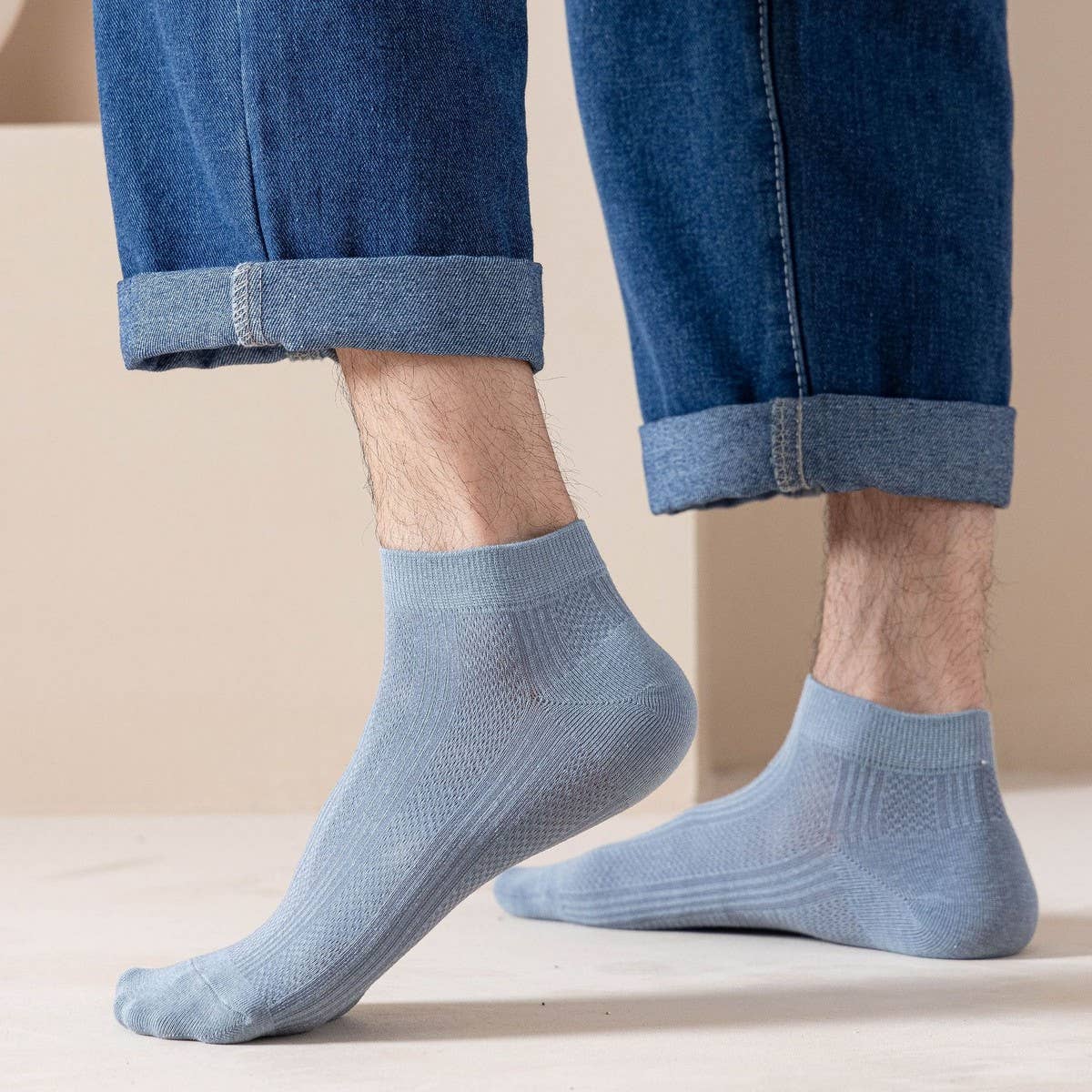 VERSATILE SOLID COLOR COTTON MEN'S SOCKS