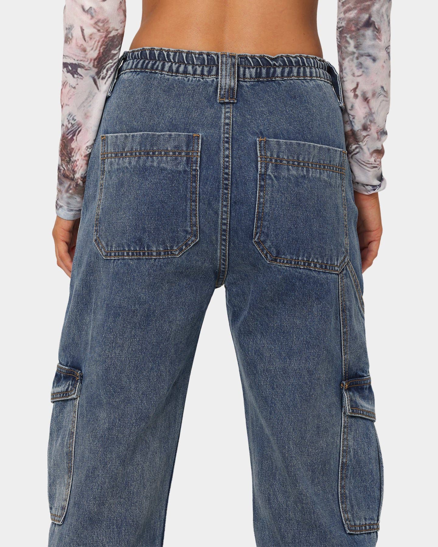 HIGH-WAISTED ELASTIC-WAISTBAND BAGGY CARGO JEANS