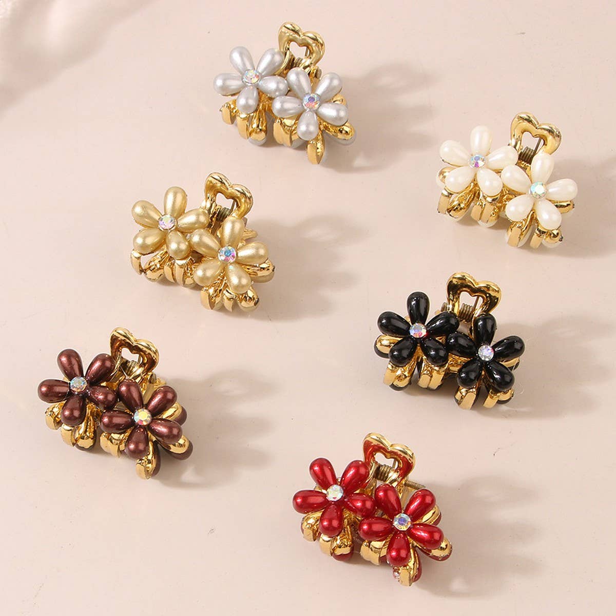 CWAHA07458_PEARL RHINESTONE FLOWER CLAW CLIP FOR BANGS