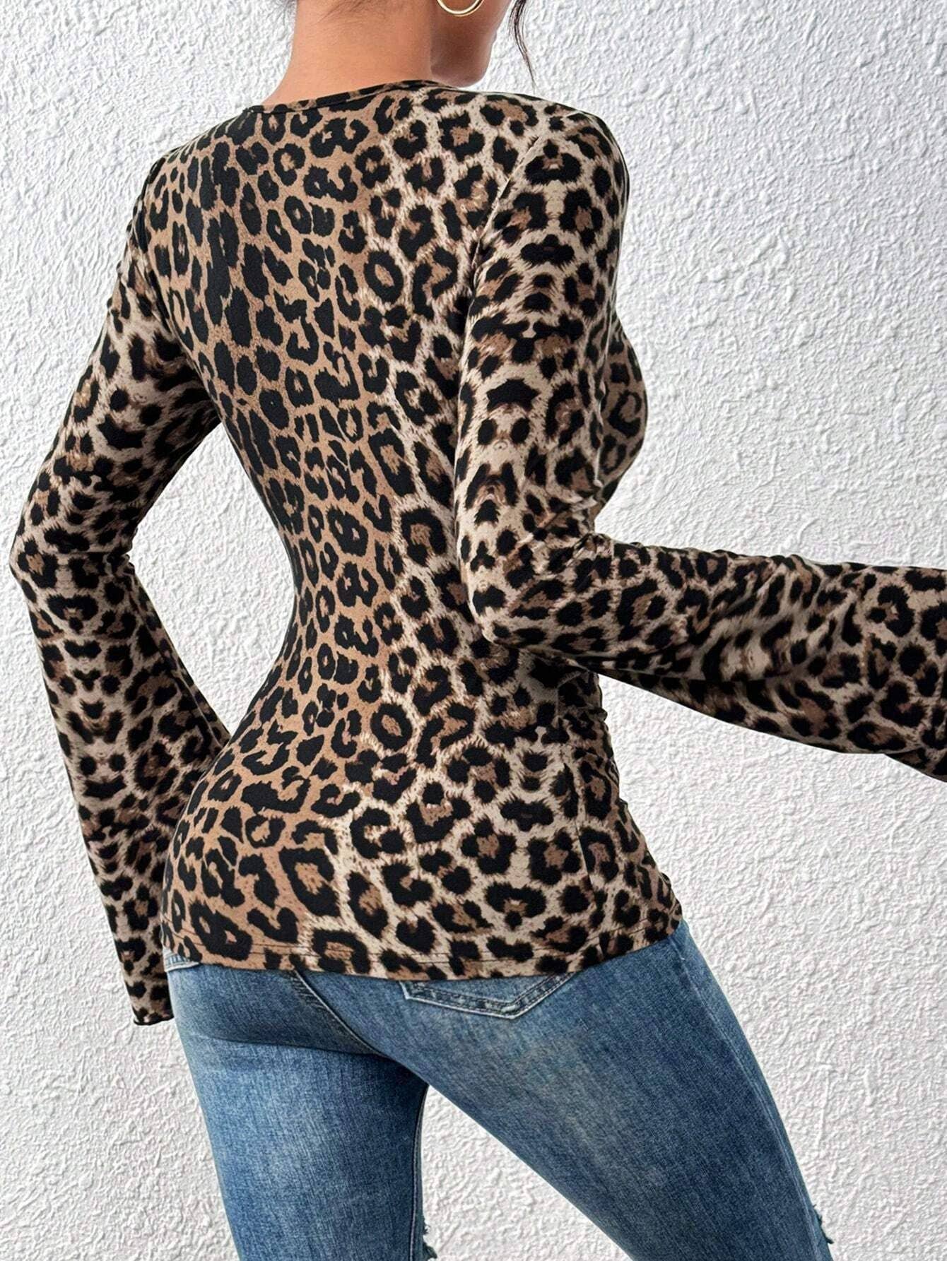 Leopard print V-neck flared sleeve fitted Top