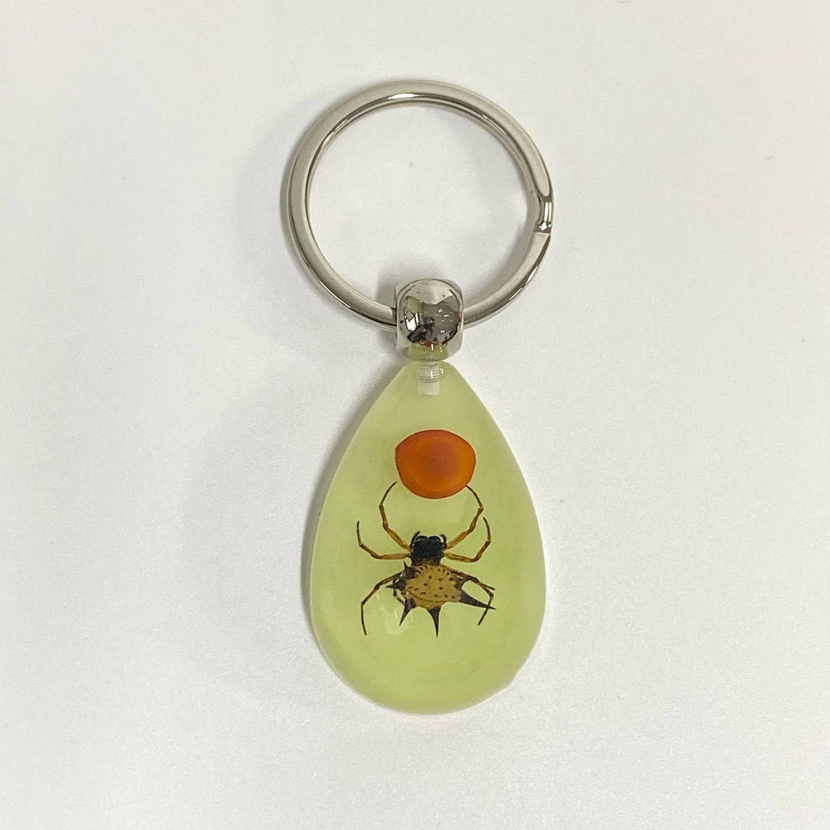 AMBER GLOW-IN-THE-DARK INSECT KEYCHAIN PENDANT_CWMM3698