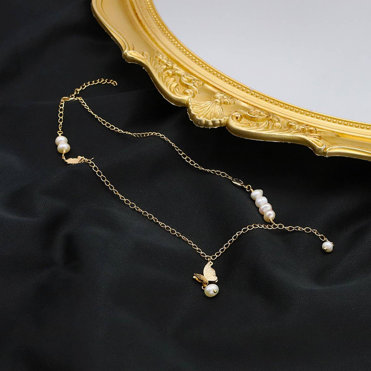 VERSATILE BUTTERFLY FRESHWATER PEARL NECKLACE