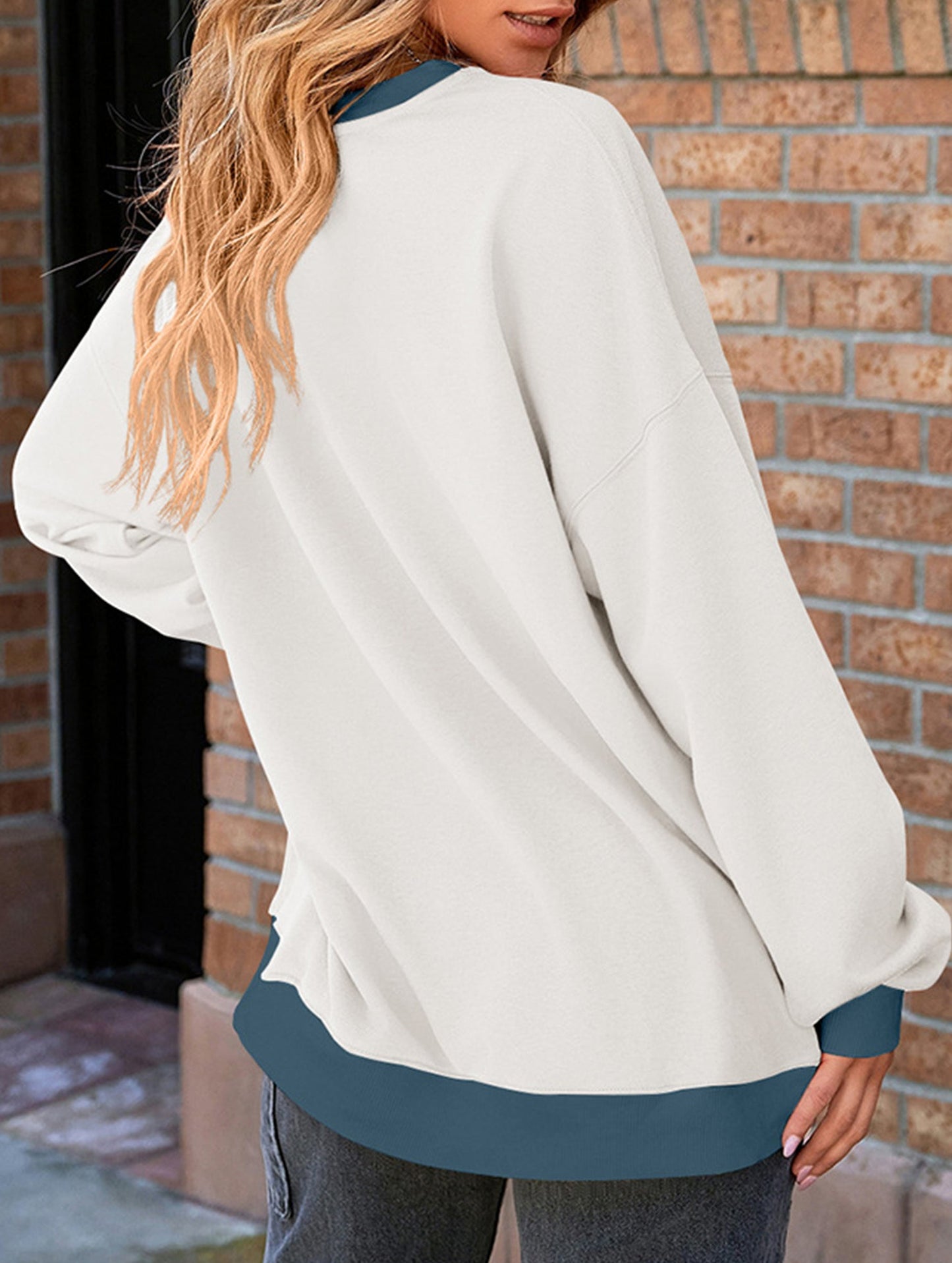 Contrast color splicing round neck sweater