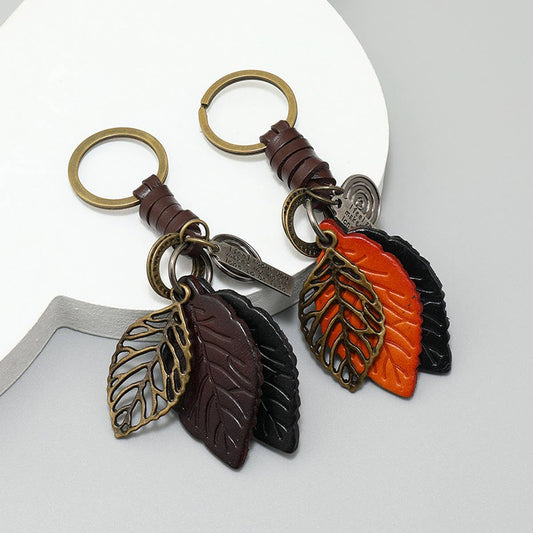 CREATIVE RETRO LEAF LEATHER CAR KEYCHAIN